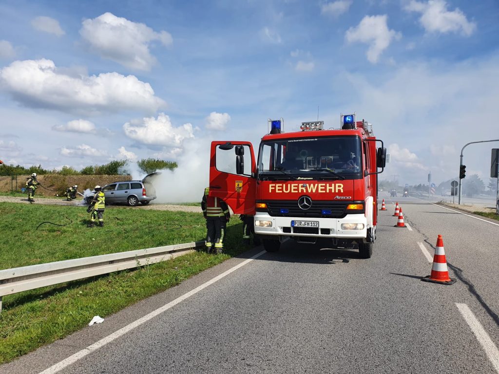 Brand PKW Auffahrt A17